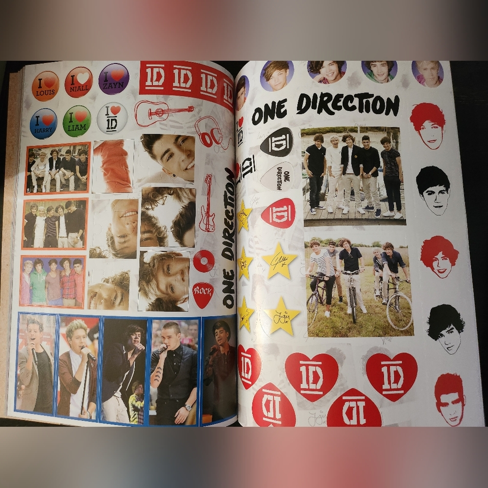 One Direction Ultimate Sticker Activity Book - Picture 9 of 14